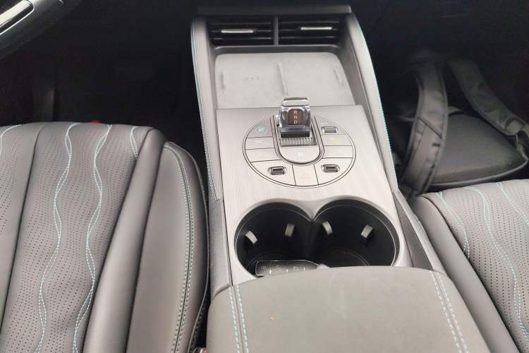 Used BYD Seal 06 New Energy 2025 DM-i Intelligent Drive 120KM Flagship Model Gear Lever