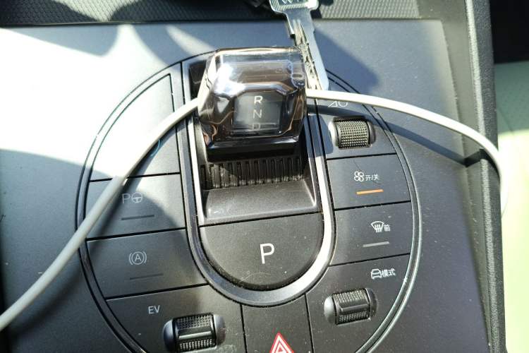 Used BYD Seal 06 New Energy 2025 DM-i Smart Drive 80KM Luxury Model Gear Lever