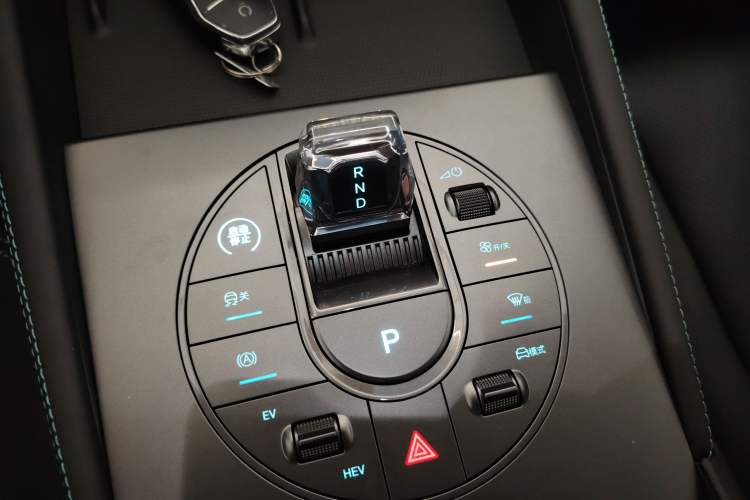 Used BYD Seal 06 New Energy 2025 DM-i Smart Drive 120KM Prestige Model Gear Lever