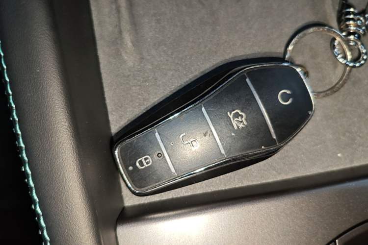 Used BYD Seal 06 New Energy 2025 DM-i Smart Drive 120KM Deluxe Model Interior 1