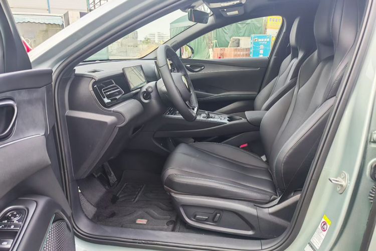 Used BYD Seal 06 New Energy 2025 DM-i Smart Drive 120KM Prestige Model Interior 4