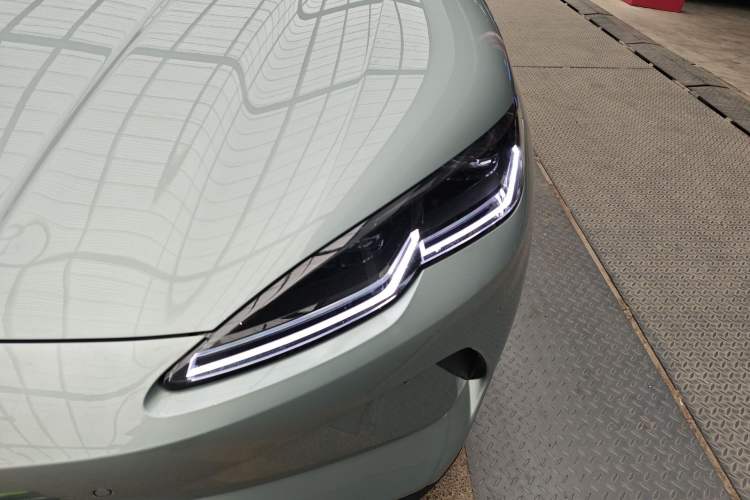 Used BYD Seal 06 New Energy 2025 EV 545KM Premium Edition Left Front Headlight