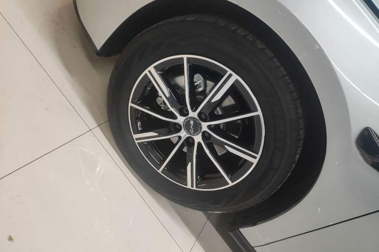 Used BYD Seal 06 New Energy 2025 DM-i Smart Drive 80KM Prestige Model Left Front Wheel Hub
