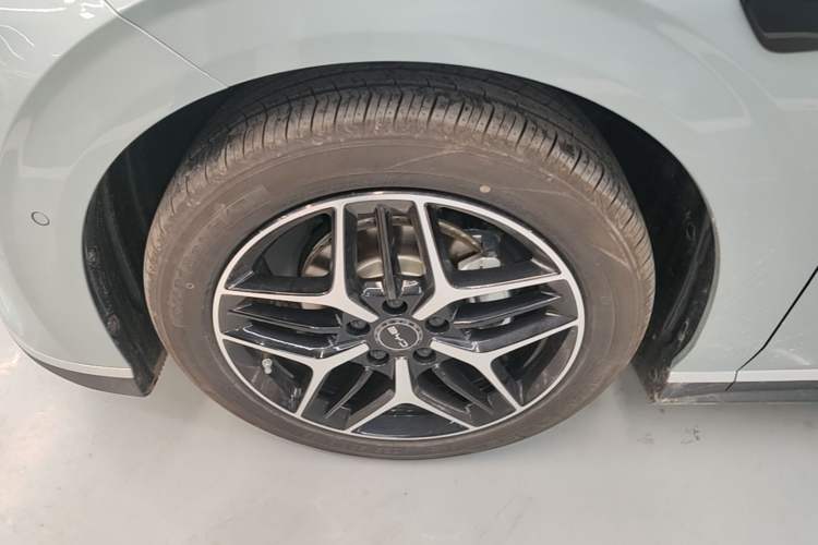Used BYD Seal 06 New Energy 2025 EV 545KM Flagship Edition Left Front Wheel Hub