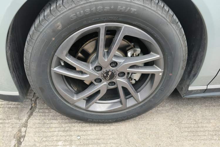 Used BYD Seal 06 New Energy 2025 EV 545KM Premium Edition Left Front Wheel Hub