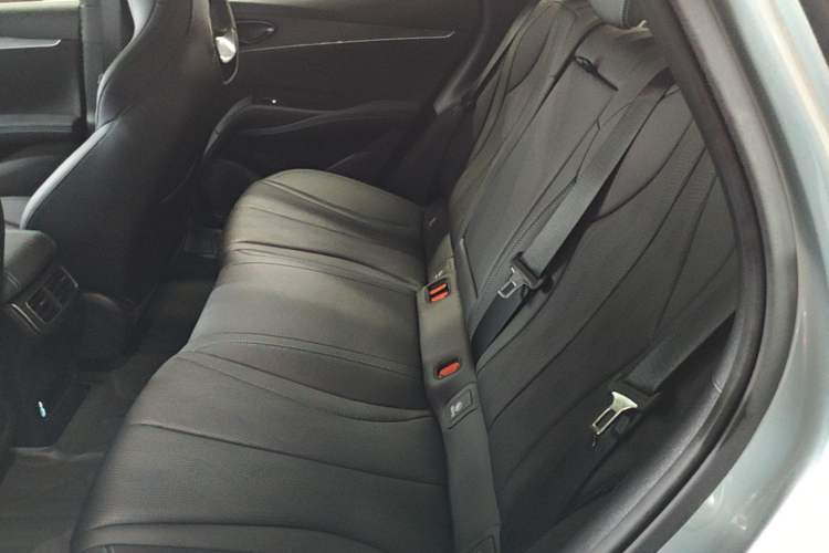 Used BYD Seal 06 New Energy 2025 DM-i Smart Drive 120KM Deluxe Model Left Rear Seat