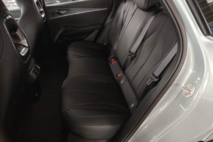 Used BYD Seal 06 New Energy 2025 DM-i Smart Drive 120KM Prestige Model Left Rear Seat