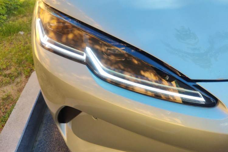 Used BYD Seal 06 New Energy 2025 EV 545KM Premium Edition Right Front Headlight