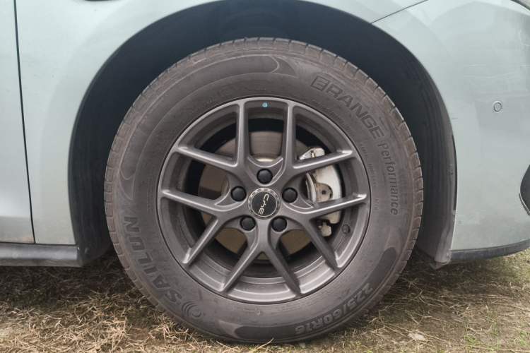 Used BYD Seal 06 New Energy 2025 DM-i Smart Drive 80KM Luxury Model Right Front Wheel Hub