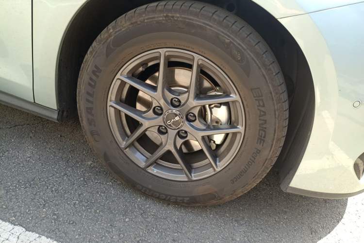 Used BYD Seal 06 New Energy 2025 DM-i Smart Drive 80KM Luxury Model Right Front Wheel Hub