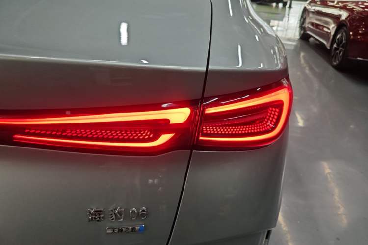 Used BYD Seal 06 New Energy 2025 DM-i Smart Drive 120KM Deluxe Model Right Rear Taillight