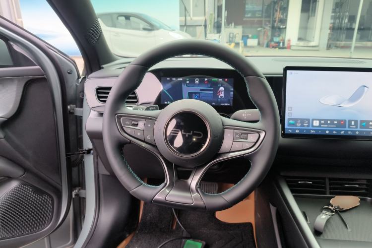 Used BYD Seal 06 New Energy 2025 EV 545KM Premium Edition Steering Wheel