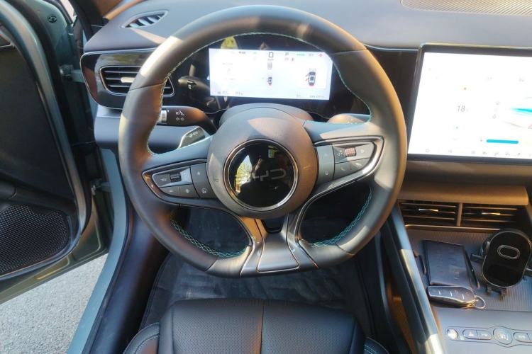 Used BYD Seal 06 New Energy 2025 EV 545KM Premium Edition Steering Wheel
