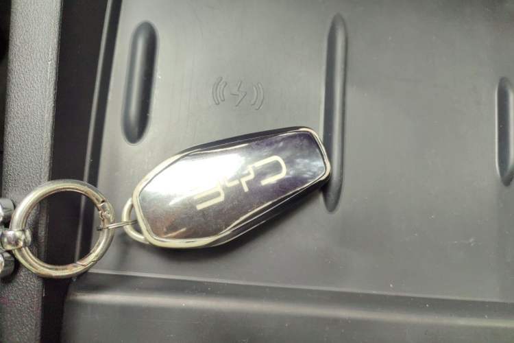 Used BYD Seal 06 New Energy 2025 DM-i Smart Drive 80KM Luxury Model Vehicle Key