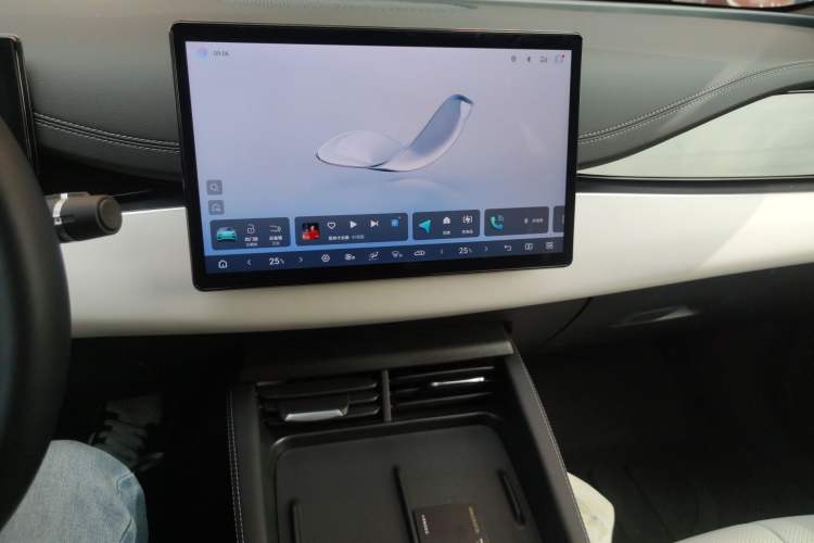 Used BYD Seal 06 New Energy 2025 DM-i Smart Drive 80KM Prestige Model Audio And AC Panel