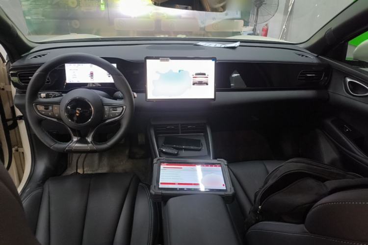 Used BYD Seal 06 New Energy 2025 EV 545KM Premium Edition Center Console