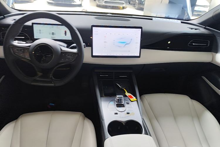 Used BYD Seal 06 New Energy 2025 DM-i Smart Drive 120KM Prestige Model Center Console