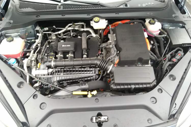 Used BYD Seal 06 New Energy 2025 DM-i Smart Drive 120KM Deluxe Model Engine Bay
