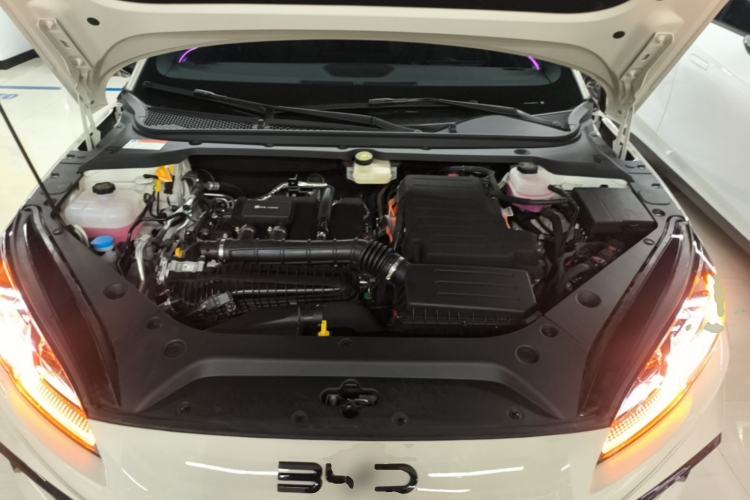 Used BYD Seal 06 New Energy 2025 DM-i Smart Drive 80KM Luxury Model Engine Bay