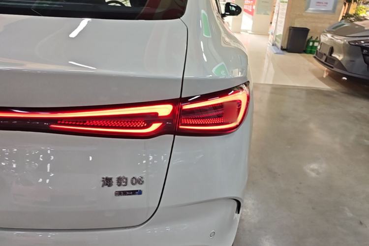 Used BYD Seal 06 New Energy 2025 DM-i Intelligent Drive 120KM Flagship Model Exterior 3