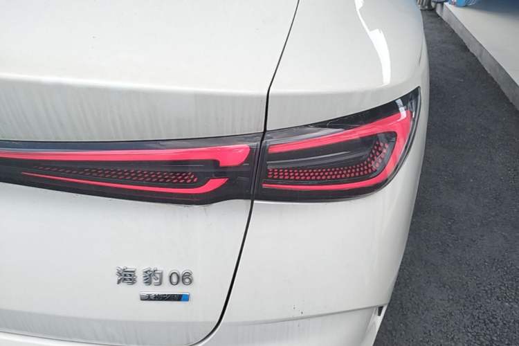 Used BYD Seal 06 New Energy 2025 DM-i Smart Drive 120KM Deluxe Model Exterior 3