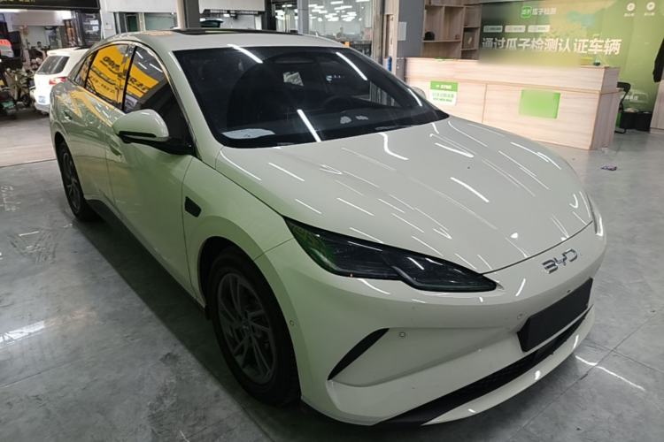 Used BYD Seal 06 New Energy 2025 EV 545KM Premium Edition Front Right 45 Deg