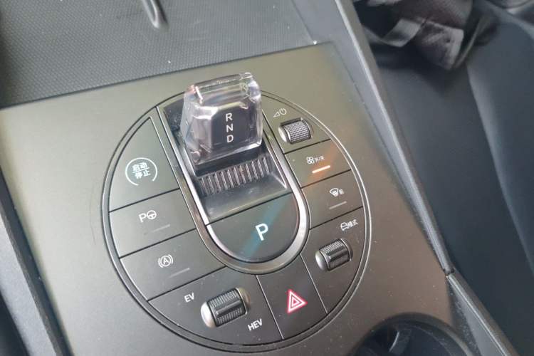 Used BYD Seal 06 New Energy 2025 DM-i Smart Drive 80KM Luxury Model Gear Lever