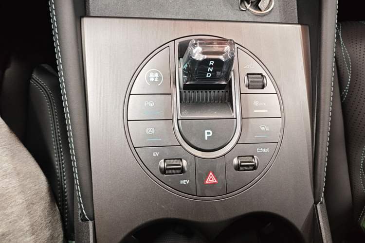 Used BYD Seal 06 New Energy 2025 DM-i Intelligent Drive 120KM Flagship Model Gear Lever