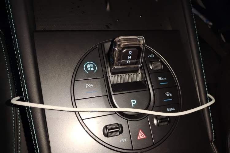 Used BYD Seal 06 New Energy 2025 DM-i Smart Drive 80KM Prestige Model Gear Lever