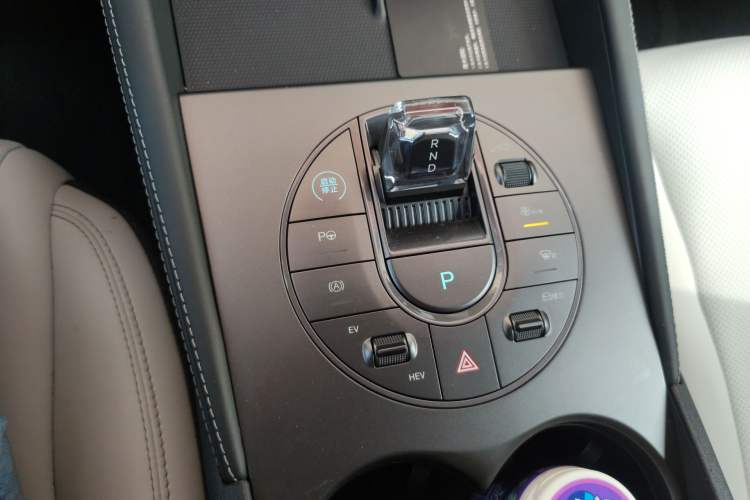 Used BYD Seal 06 New Energy 2025 DM-i Smart Drive 80KM Prestige Model Gear Lever