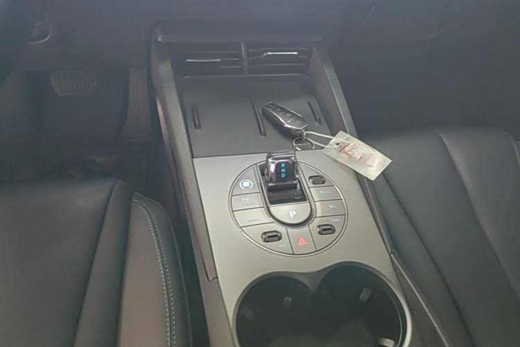 Used BYD Seal 06 New Energy 2025 DM-i Smart Drive 80KM Luxury Model Gear Lever