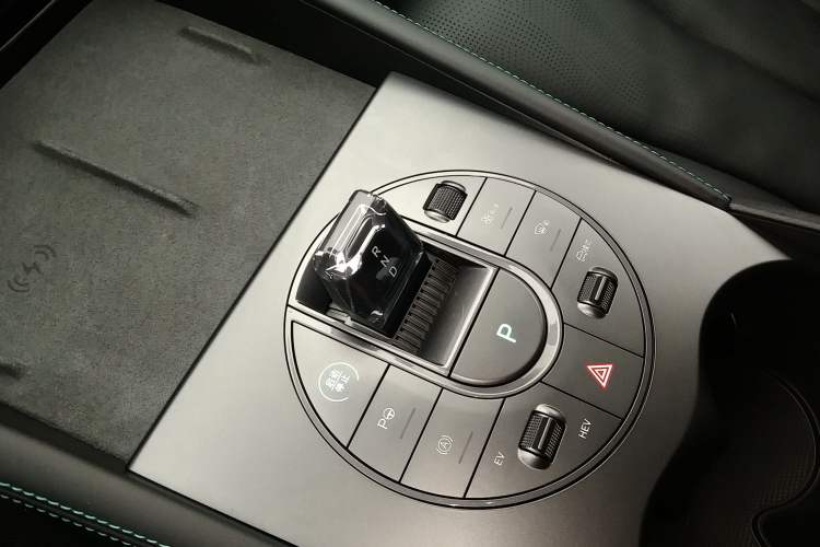 Used BYD Seal 06 New Energy 2025 DM-i Smart Drive 120KM Deluxe Model Gear Lever