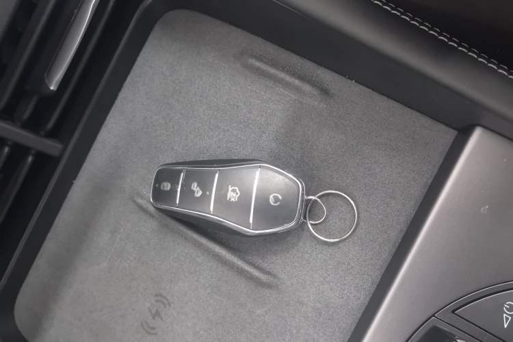Used BYD Seal 06 New Energy 2025 DM-i Smart Drive 120KM Deluxe Model Interior 1