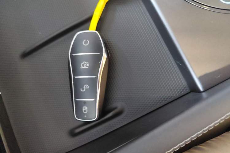 Used BYD Seal 06 New Energy 2025 DM-i Smart Drive 120KM Prestige Model Interior 1