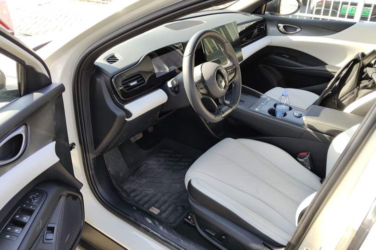 Used BYD Seal 06 New Energy 2025 EV 545KM Flagship Edition Interior 3