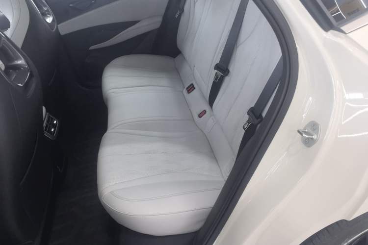 Used BYD Seal 06 New Energy 2025 DM-i Smart Drive 120KM Deluxe Model Interior 4