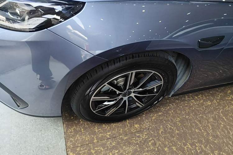 Used BYD Seal 06 New Energy 2025 DM-i Smart Drive 120KM Prestige Model Left Front Wheel Hub