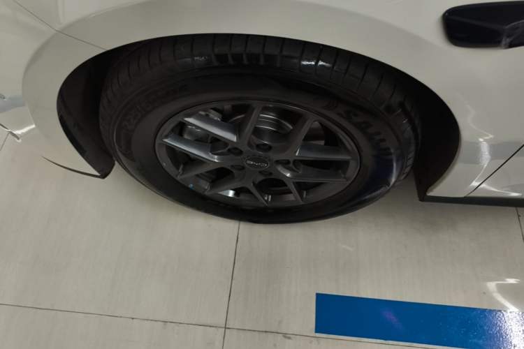Used BYD Seal 06 New Energy 2025 DM-i Smart Drive 80KM Luxury Model Left Front Wheel Hub