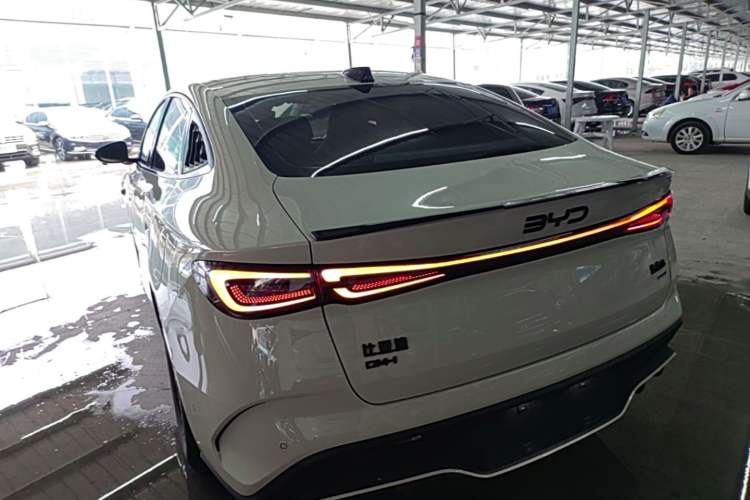 Used BYD Seal 06 New Energy 2025 DM-i Smart Drive 80KM Luxury Model Rear Left 45 Deg
