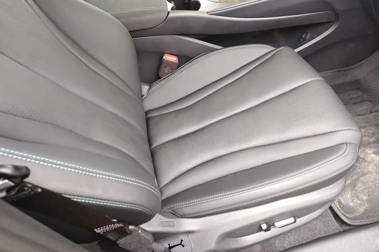 Used BYD Seal 06 New Energy 2025 DM-i Smart Drive 120KM Deluxe Model Right Front Seat
