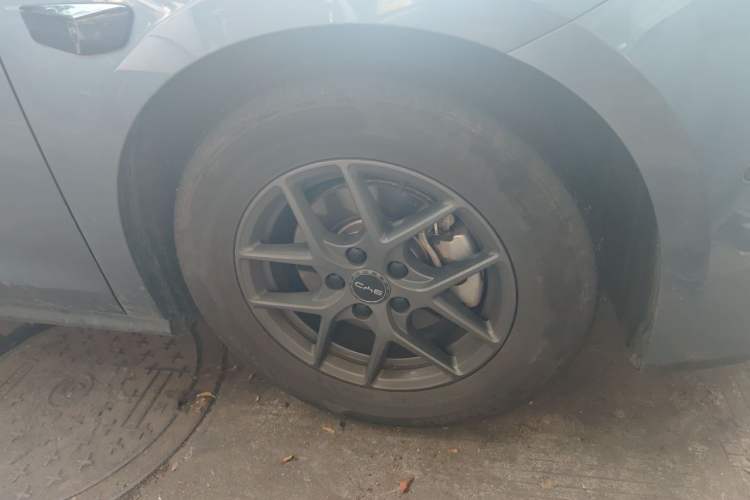 Used BYD Seal 06 New Energy 2025 DM-i Smart Drive 80KM Luxury Model Right Front Wheel Hub