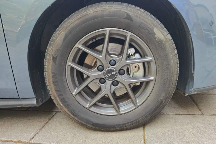 Used BYD Seal 06 New Energy 2025 DM-i Smart Drive 80KM Luxury Model Right Front Wheel Hub