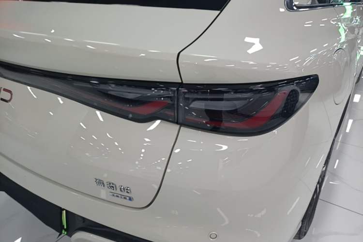 Used BYD Seal 06 New Energy 2025 EV 545KM Flagship Edition Right Rear Taillight