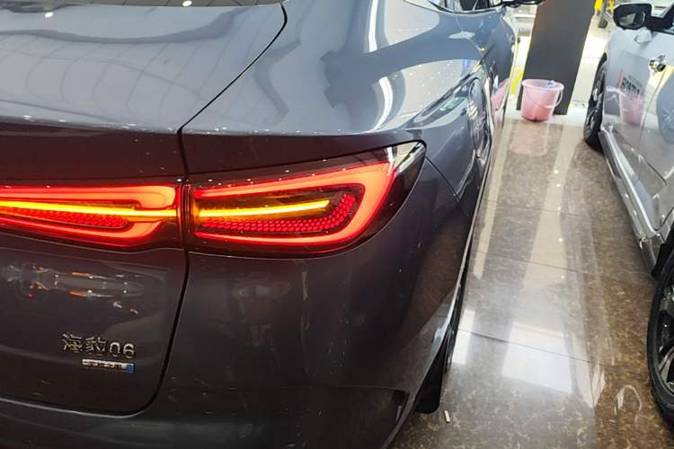 Used BYD Seal 06 New Energy 2025 DM-i Smart Drive 120KM Prestige Model Right Rear Taillight