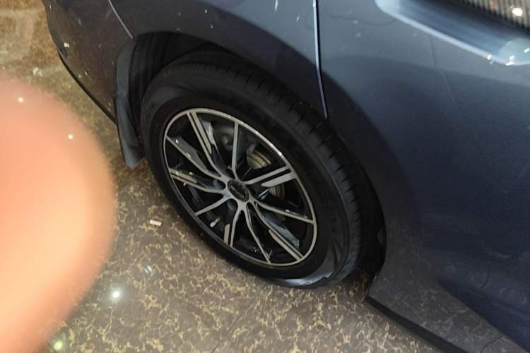 Used BYD Seal 06 New Energy 2025 DM-i Smart Drive 120KM Prestige Model Right Rear Wheel Hub