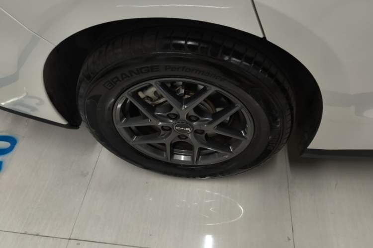 Used BYD Seal 06 New Energy 2025 DM-i Smart Drive 80KM Luxury Model Right Rear Wheel Hub