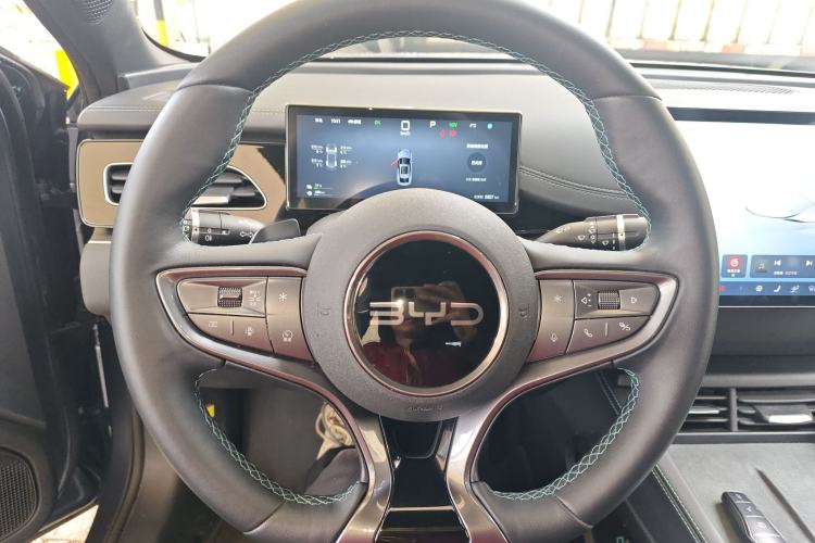 Used BYD Seal 06 New Energy 2025 DM-i Smart Drive 120KM Deluxe Model Steering Wheel