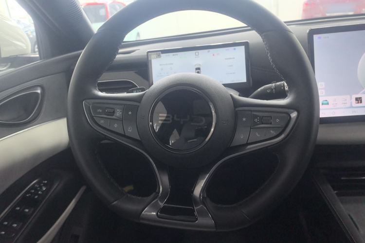 Used BYD Seal 06 New Energy 2025 DM-i Smart Drive 120KM Deluxe Model Steering Wheel