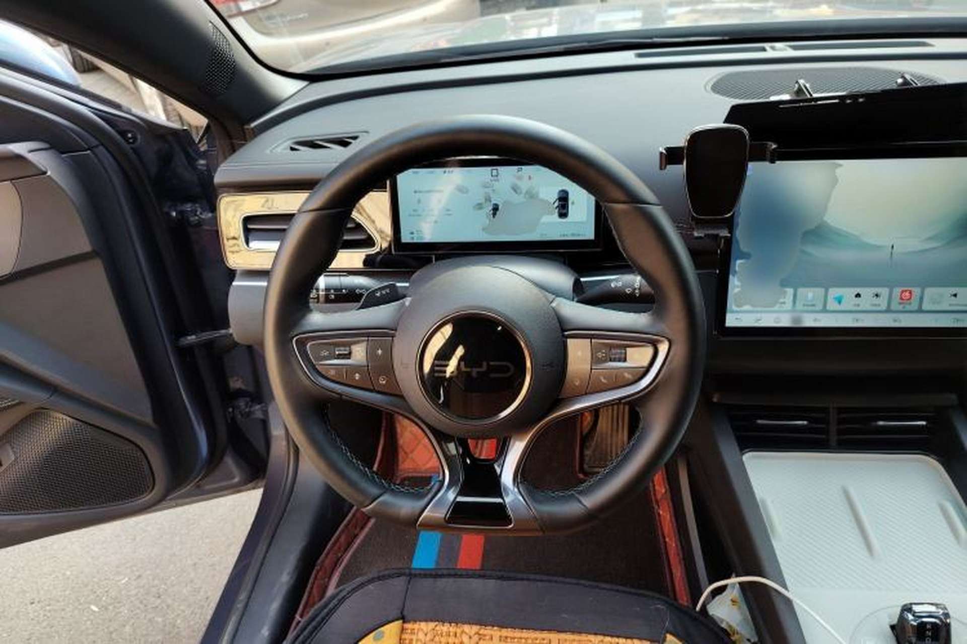 Used BYD Seal 06 New Energy 2025 DM-i Smart Drive 80KM Luxury Model Steering Wheel