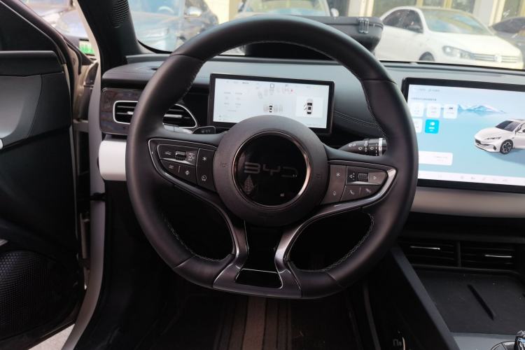 Used BYD Seal 06 New Energy 2025 DM-i Smart Drive 80KM Luxury Model Steering Wheel
